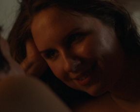 Miri Ann Beuschel - Forldre (2016) celeb naked