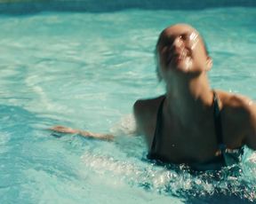 Sophie Cookson, Ellie Bamber naked - The Trial of Christine Keeler (2019) (Season 1, Episode 1-2)