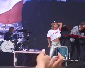 Sexy Tove Lo Nude - Talking Body – Outside Lands 2017 