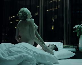 Sexy Estella Warren - The Stranger Within 