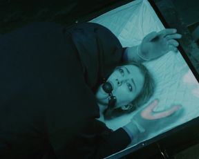 Sexy Estella Warren - The Stranger Within 