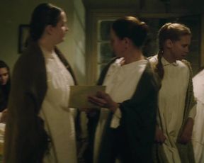 Sexy Emilia Schüle nude, Alicia von Rittberg naked - Charité S01E01-02 (2017) 