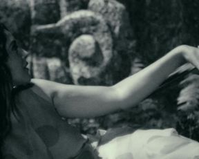 Hot celebs video Monica Bellucci - Malena (2000) 