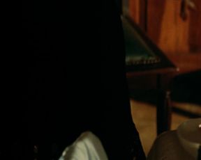 Hot celebs video Monica Bellucci - Malena (2000) 