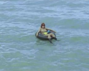 Elisa Heidrich Nude - Animal Politico (2017)