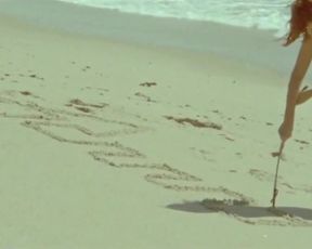 Elisa Heidrich Nude - Animal Politico (2017)