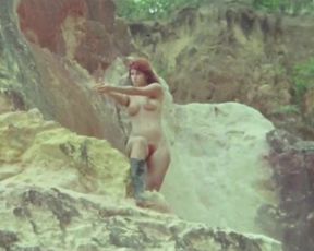 Elisa Heidrich Nude - Animal Politico (2017)