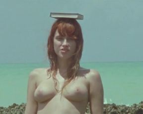 Elisa Heidrich Nude - Animal Politico (2017)