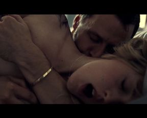 Sexy Evelyne Brochu - Cafe De Flore 