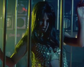 Hot scene Halle Berry Nude - Frankie Alice (2010) 