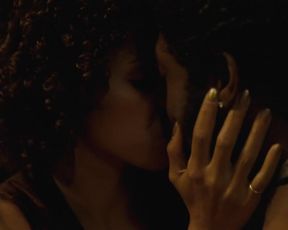 Hot scene Halle Berry Nude - Frankie Alice (2010) 