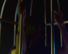 Hot scene Halle Berry Nude - Frankie Alice (2010) 