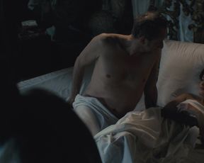 Hot scene Charlotte Le Bon hot - Le Grand Mechant Loup 