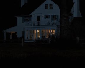 Hot actress Haley Bennett, Emily Blunt - Girl On The Train (2016) 