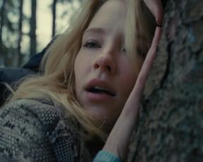 Hot actress Haley Bennett, Emily Blunt - Girl On The Train (2016) 