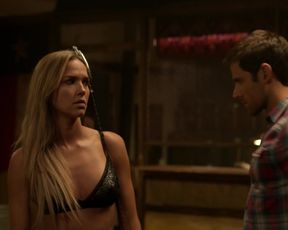 Naked scene Arielle Kebbel sexy – Midnight Texas s01e01 (2017) TV show nudity video