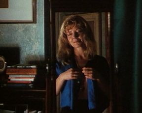 Hot scene Gosia Dobrowolska - Golden Braid (1990) 