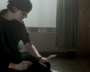 Hanna Hall nude - Happiness Runs (2010)