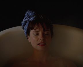 Sexy Diane Rouxel, Nathalie Tetrel nude - Fou D’Amour (2015) 