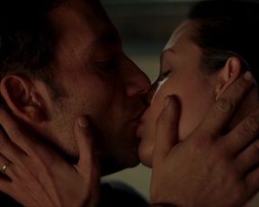 Angelina Jolie nude - Beyond Borders (2003)