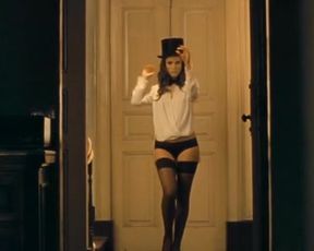 Sexy Lucie Lucas naked - Porto (2016) Nude movie 