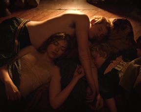 Hot actress Imogen Poots naked - Mobile Homes (2017) 
