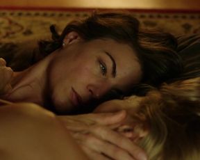 Celebrity Lesbian Video - Dreya Weber, Traci Dinwiddie naked - Raven’s Touch (2015) 