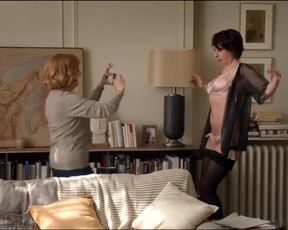 Celebs Isabelle Carré, Valérie Bonneton French Nude - Garde alternée (2017)