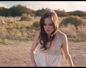 Lauren Ashley Carter naked - Imitation Girl (2017)