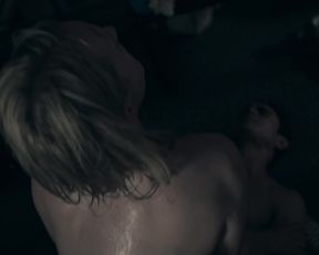 Naked scene Elisabeth Moss naked - The Handmaid's Tale s02e02 (2018) TV show nudity video
