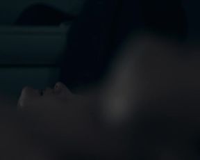Naked scene Elisabeth Moss naked - The Handmaid's Tale s02e02 (2018) TV show nudity video