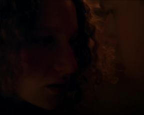 TV show scene Tallulah Haddon naked - Kiss Me First s01e04 (2018) 