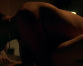 TV show scene Tallulah Haddon naked - Kiss Me First s01e04 (2018) 