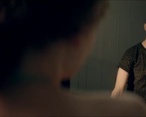 TV show scene Tallulah Haddon naked - Kiss Me First s01e04 (2018) 