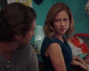 TV show scene Jenna Fischer hot - Splitting Up Together s01e04 (2018) 