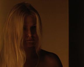 Alexandra Breckenridge, Whitney Able - Dark (2015)