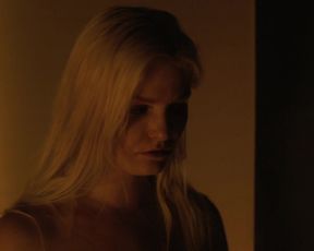 Alexandra Breckenridge, Whitney Able - Dark (2015)