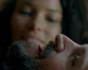 TV show scene Louise Barnes & Jessica Parker Kennedy - Black Sails S01E04 (2014) 