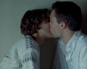 Hot scene Adriana Ugarte - Castillos de cartón (3some 2009) 