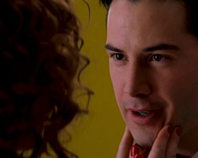 Hot scene Charlize Theron, Connie Nielsen - THE DEVIL'S ADVOCATE 