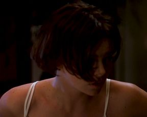 Hot scene Charlize Theron, Connie Nielsen - THE DEVIL'S ADVOCATE 