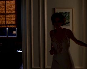 Hot scene Charlize Theron, Connie Nielsen - THE DEVIL'S ADVOCATE 