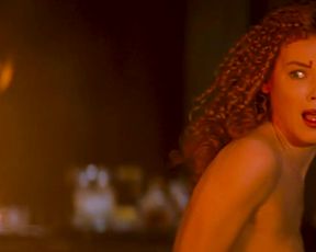Hot scene Charlize Theron, Connie Nielsen - THE DEVIL'S ADVOCATE 