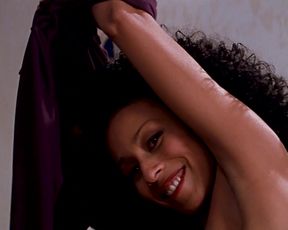 Hot scene Charlize Theron, Connie Nielsen - THE DEVIL'S ADVOCATE 