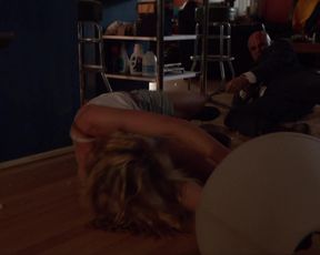 Hot celebs video Yvonne Strahovski - Dexter S7 (2013) 