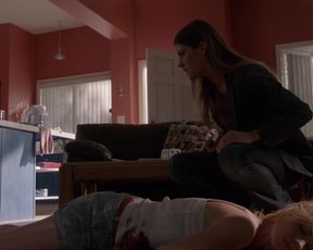 Hot celebs video Yvonne Strahovski - Dexter S7 (2013) 
