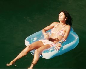 Hot celebs video Jessica Szohr, Kelly Brook, Riley Steele - Piranha (2010) 