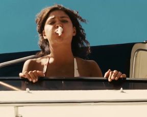 Hot celebs video Jessica Szohr, Kelly Brook, Riley Steele - Piranha (2010) 