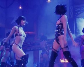 Gina Gershon, Elizabeth Berkley - Showgirls (1995)