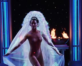 Gina Gershon, Elizabeth Berkley - Showgirls (1995)